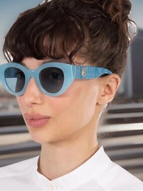 Burberry NIB Blue Meadow Cat-Eye Sunglasses BE4390 408680 47-25